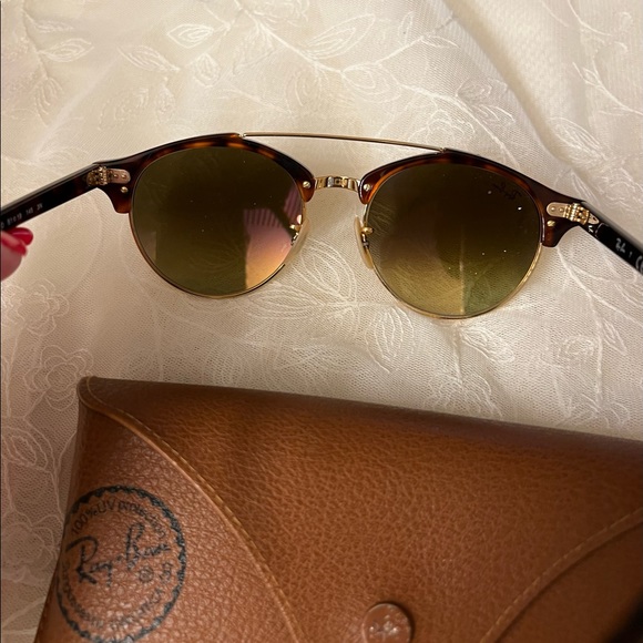 ☀️☀️Rayban like new sunglasses - Picture 4 of 10